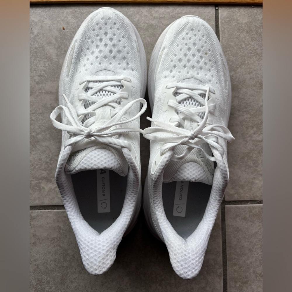 HOKA Clifton 9’s ALL WHITE